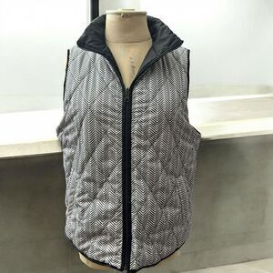 The Limited Reversible Puffer Vest / SZ: M / NWOT